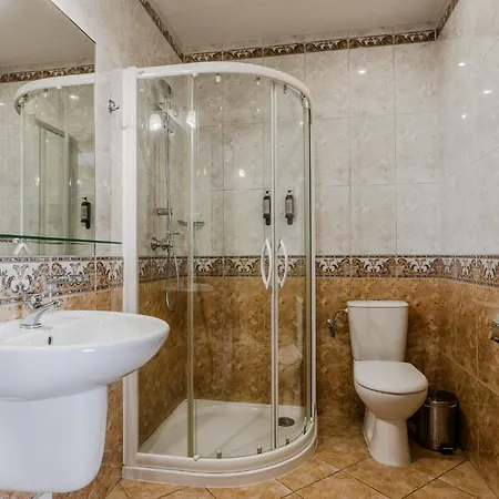 Gosciniec Caro 3* Poznań