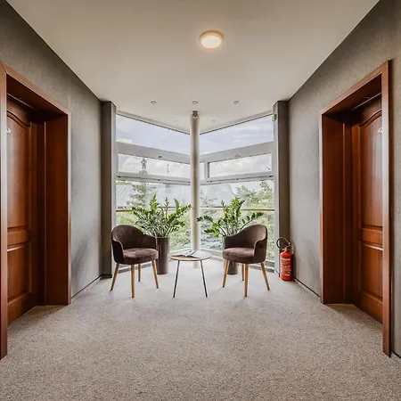 Caro Hotel